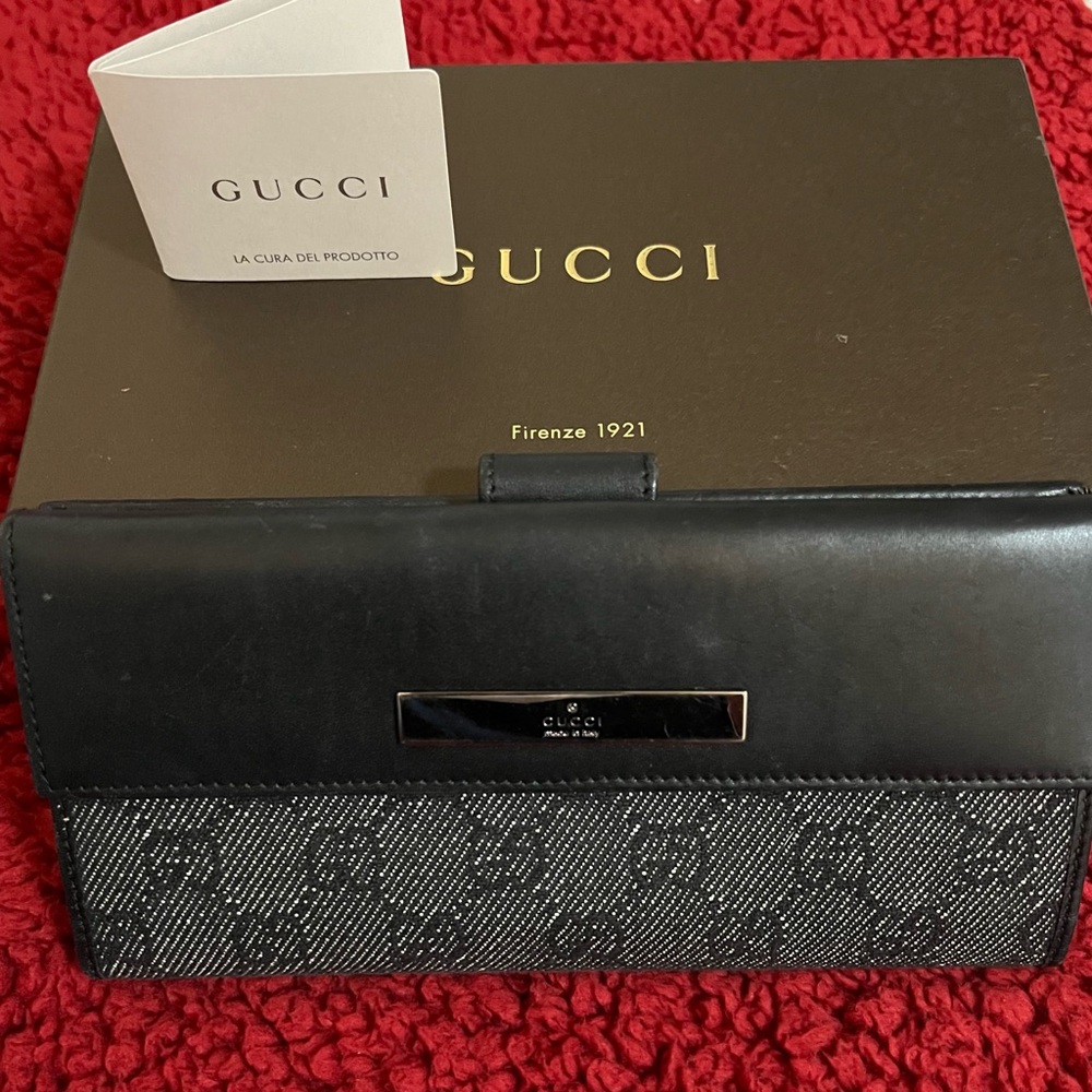 GUCCI AUTHENTIC BLACK DENIM GG CANVAS & LEATHER LONG WALLET. EUC.